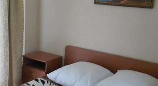 Гостиница Guest House Ugolok Алушта Двухместный номер с 1 кроватью и балконом (на 2 взрослых и 1 ребёнка)-7